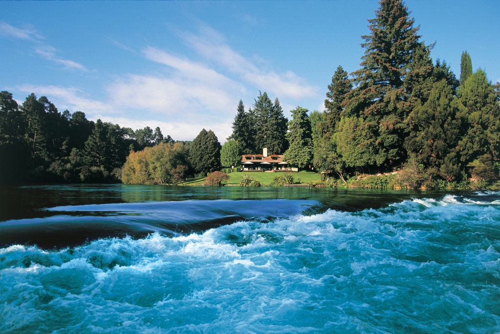 Huka Lodge Tauposjön Exteriör bild